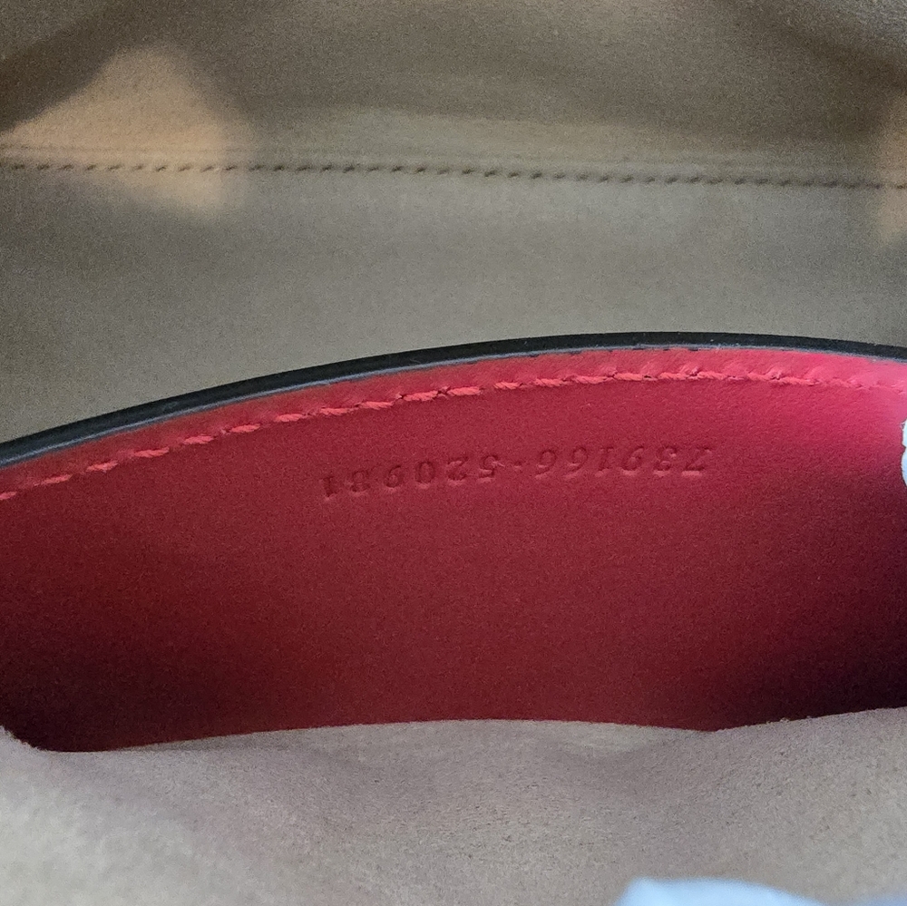 Gucci GG Marmont Red Shoulder Bag - Picture 9 of 9